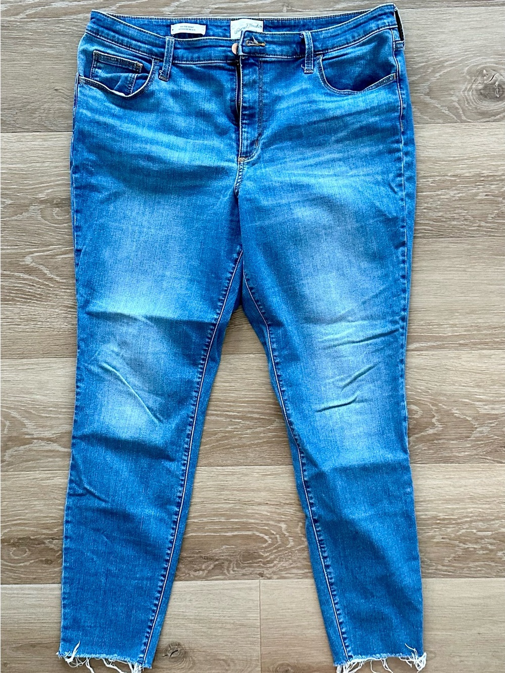 Universal Thread High Rise Skinny Jean 16